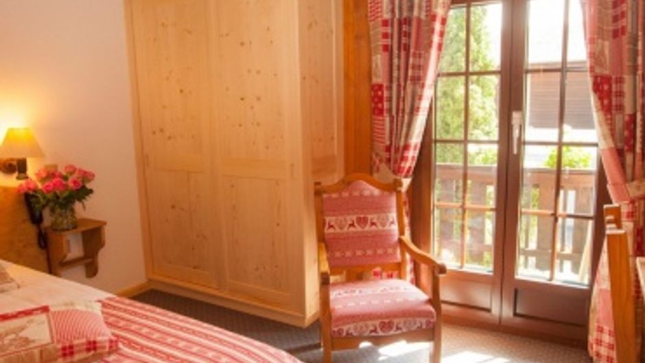 Aux Mille Etoiles Hotel Room