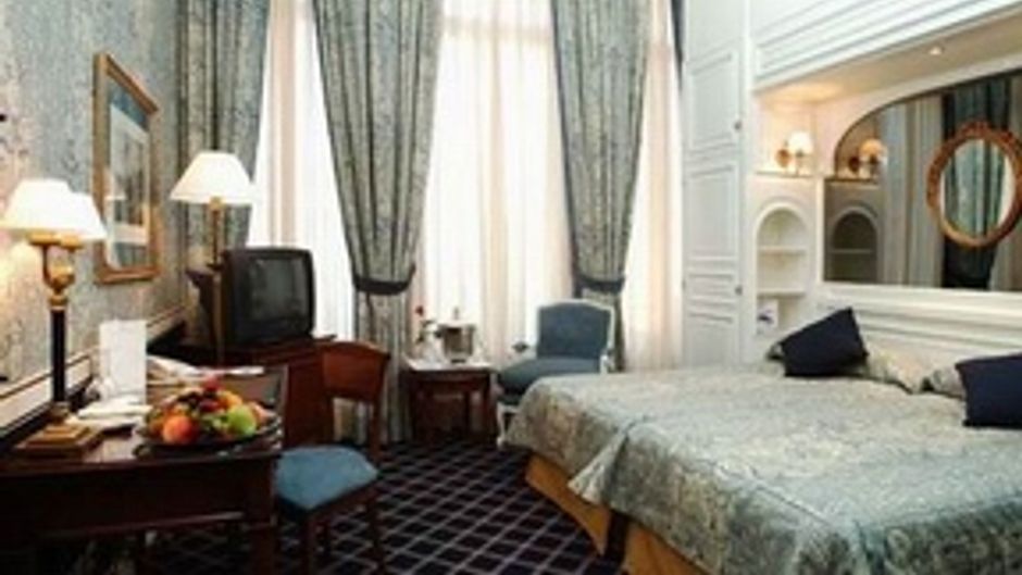 Carlton Boutique Hotel Room