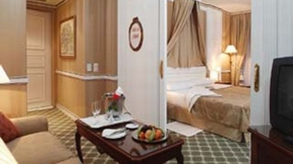 Carlton Boutique Hotel Suite