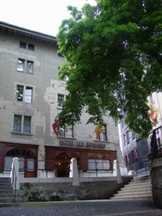 Les Armures Hotel
