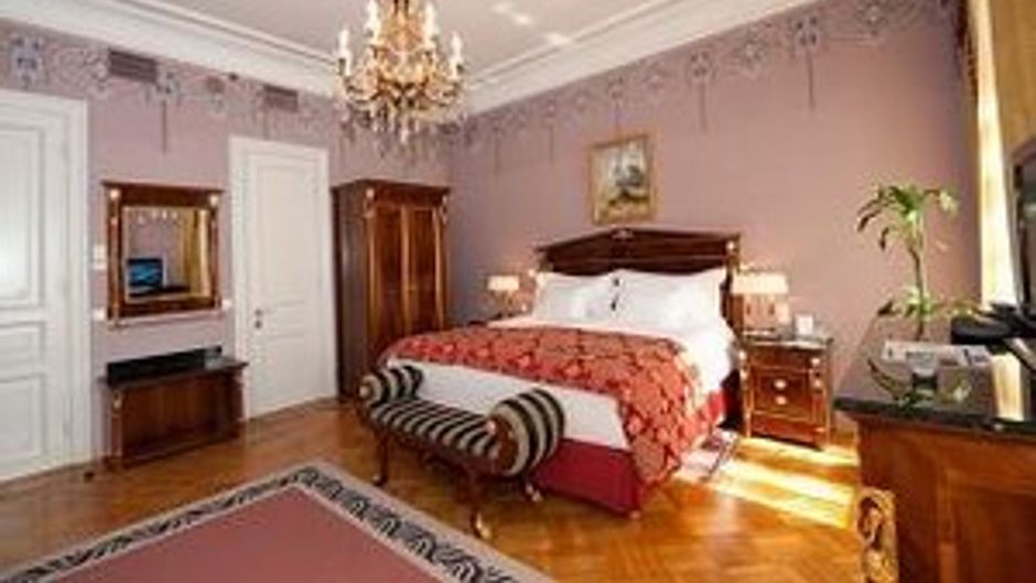 Hotel National Room