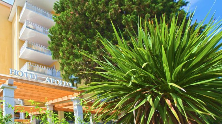 Apollo Hotel Exterior