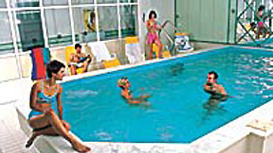 Bled Rose Pool