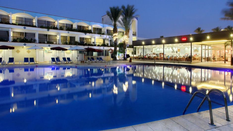Americana Hotel Pool