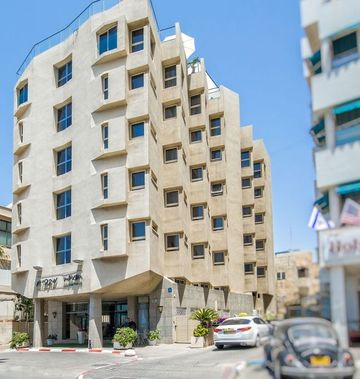 Maxim Hotel