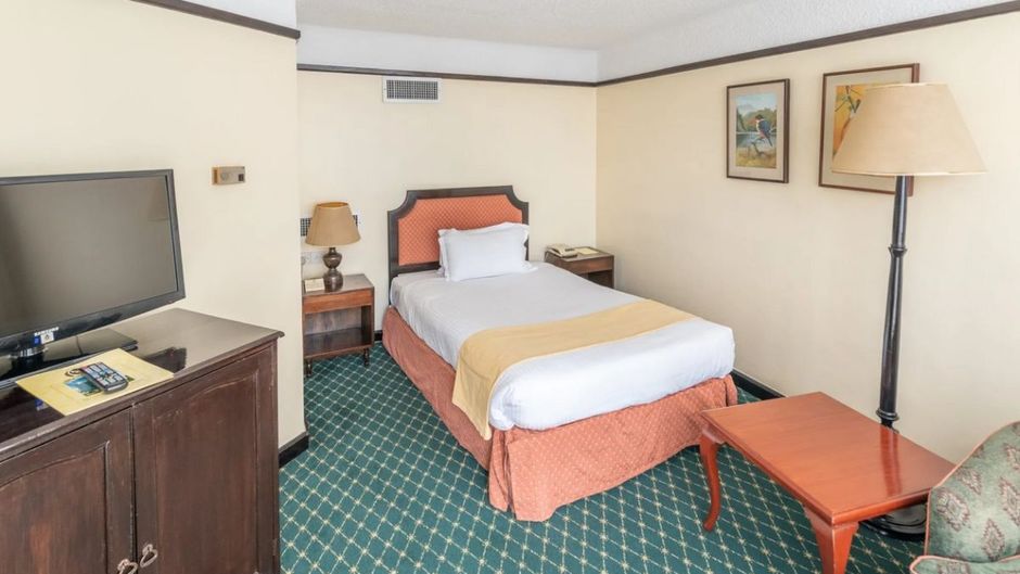 Nairobi Safari Club Room