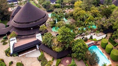 Safari Park Hotel & Casino