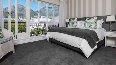 Cape Town Hollow Hotel