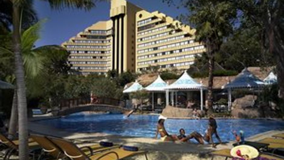The Cascades Hotel Pool