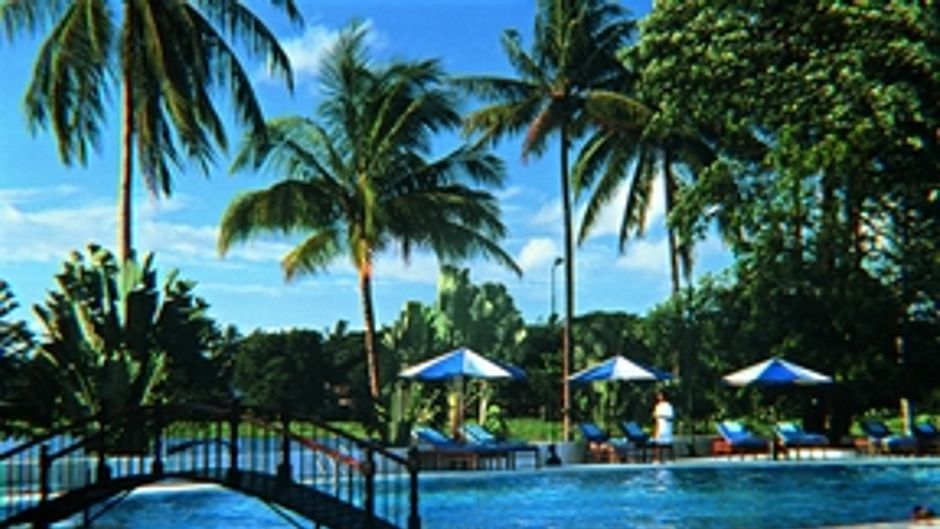 Inya Lake Hotel Pool