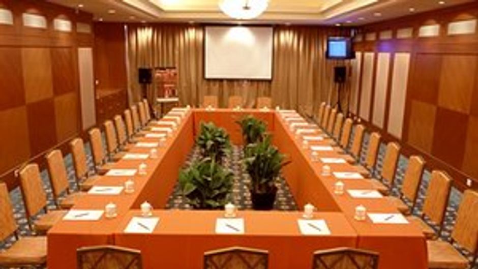 Cypress Hotel Meeting