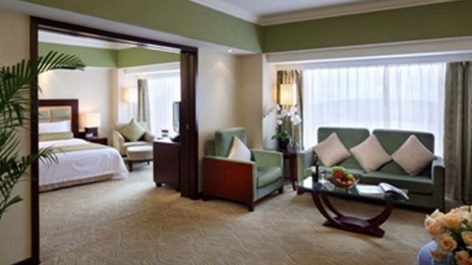 Hua Ting Hotel & Towers Suite