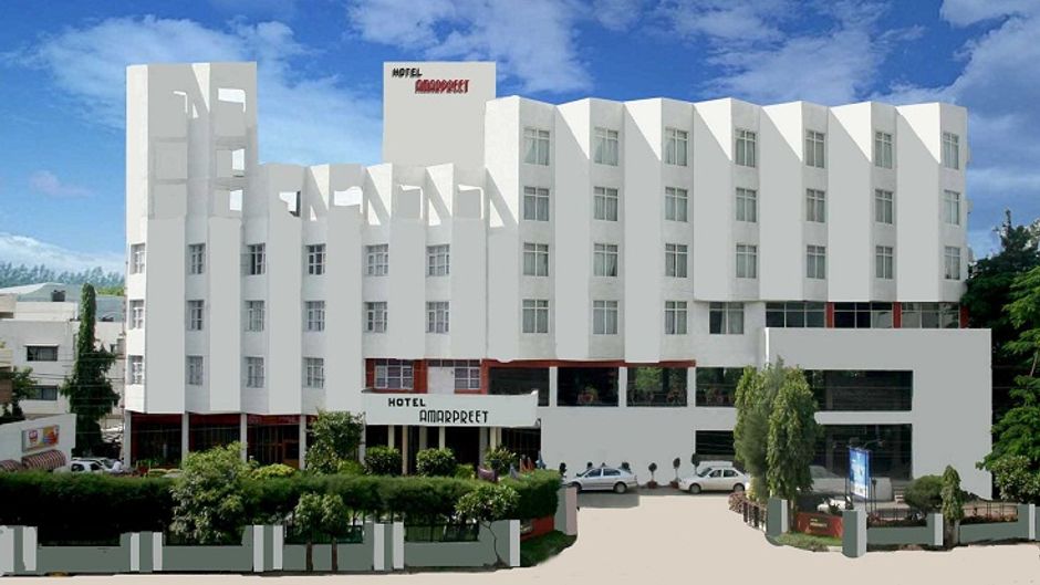 Amarpreet Hotel Exterior