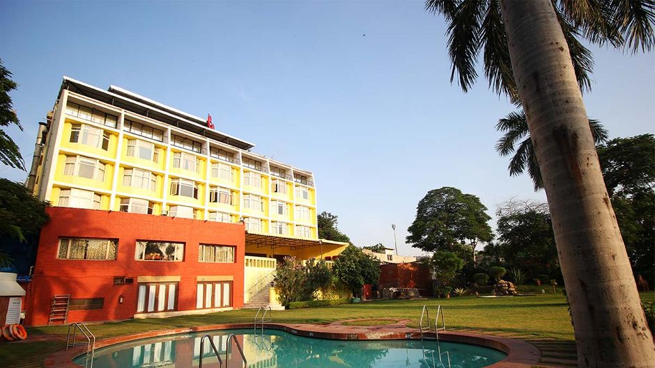 Cama Hotel Exterior
