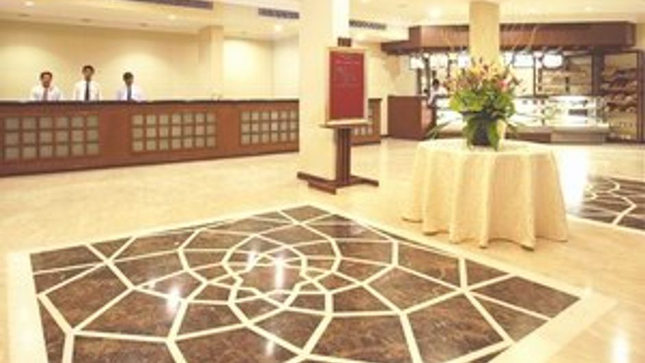 Hotel Express Towers Lobby