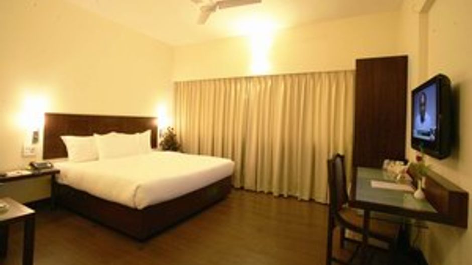 Hotel Express Towers Room