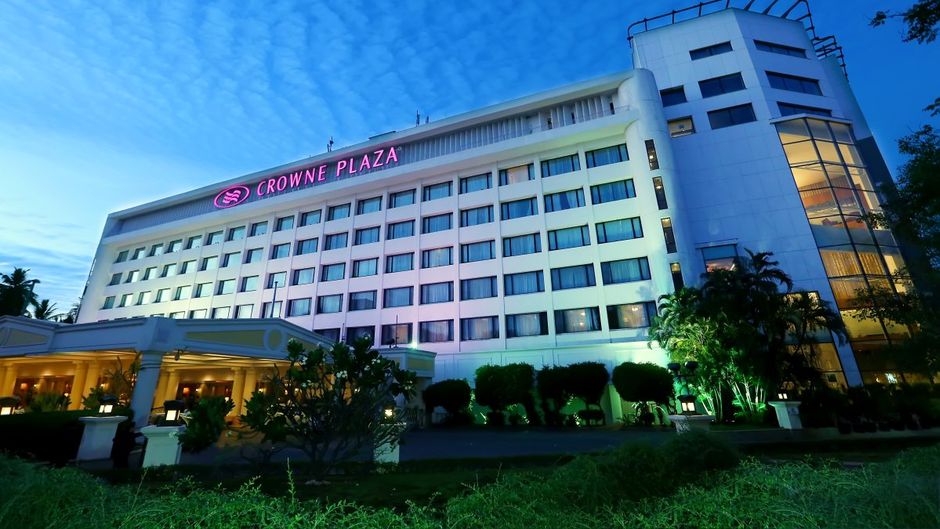 Crowne Plaza Chennai Adyar Park Exterior