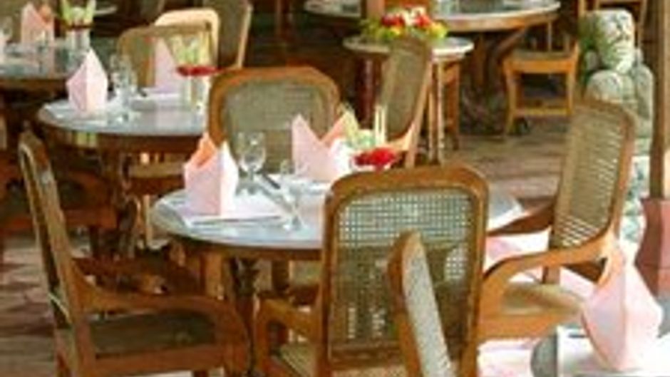 Tandjung Sari Hotel Restaurant