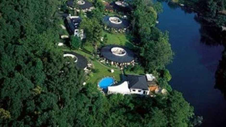 Fishtail Lodge Exterior
