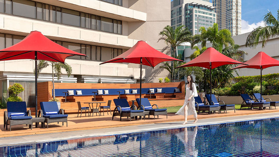 Dusit Thani Manila Pool