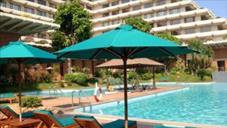 Cinnamon Lakeside Colombo Pool