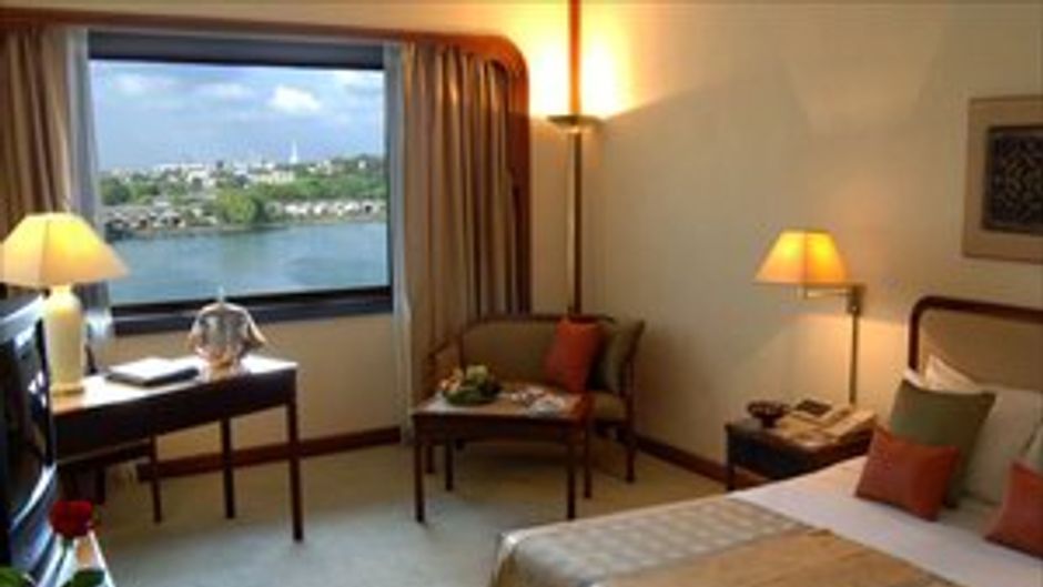 Cinnamon Lakeside Colombo Room