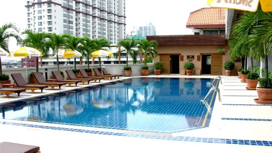 First Hotel Bangkok Pool