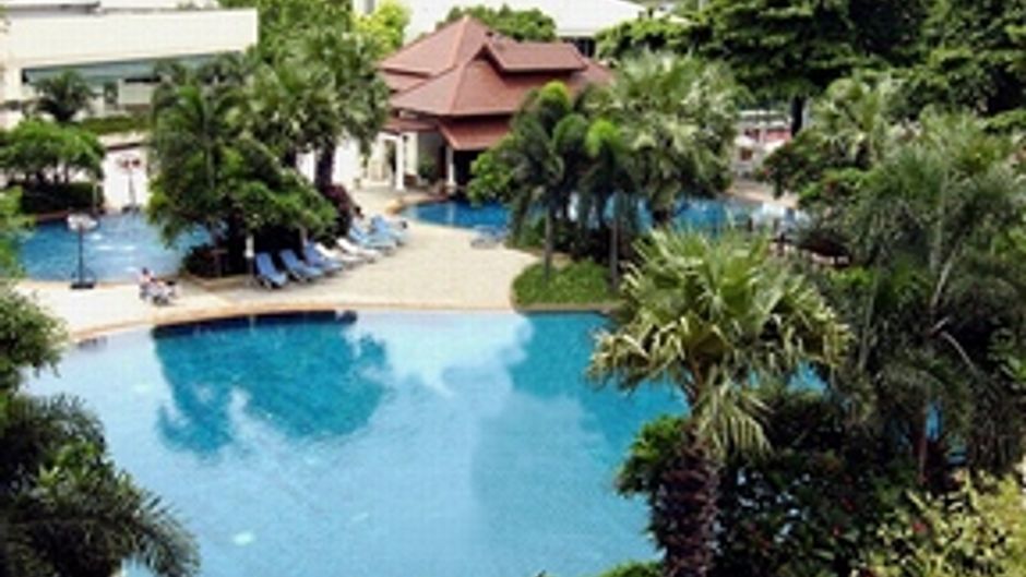 Rama Gardens Hotel Bangkok Pool