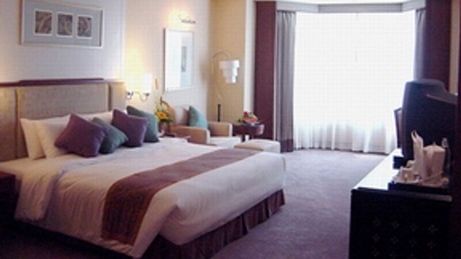 Rama Gardens Hotel Bangkok Suite