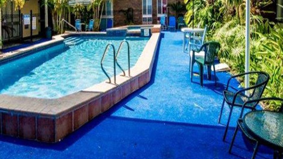 Hampton Villa Motel Pool