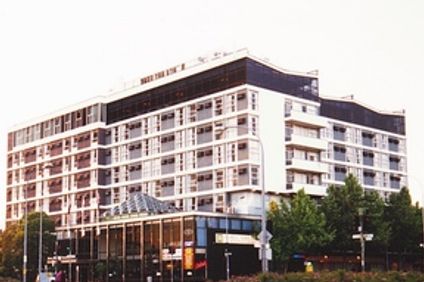 Hotel Adelaide International