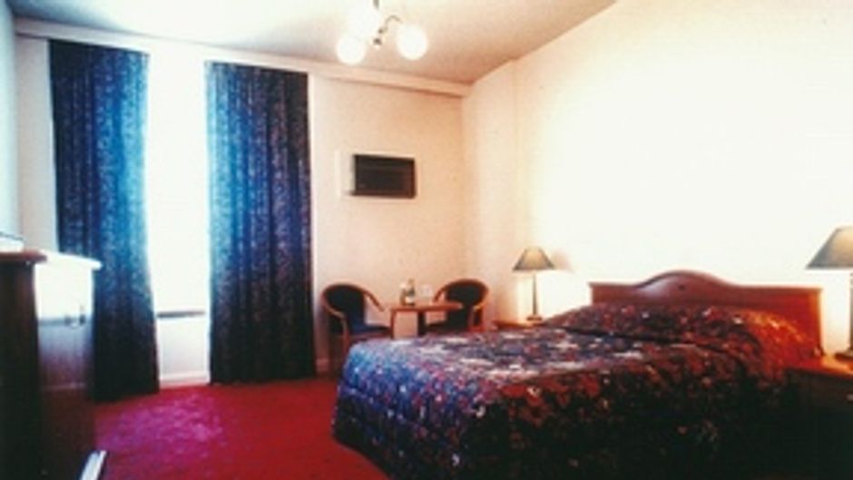 Hotel Adelaide International Room