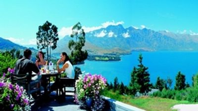 Kamana Lakehouse Hotel