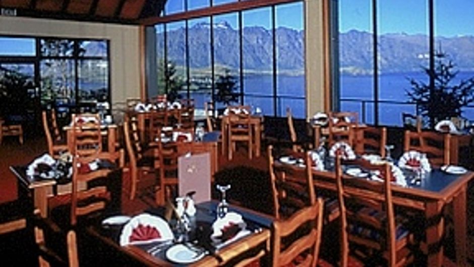 Kamana Lakehouse Hotel Restaurant