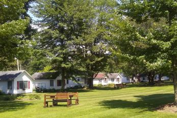 Autumn Mountain Winery & Cabins