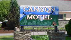 Canyon Motel