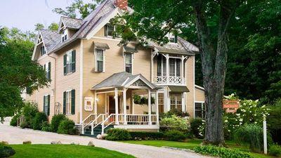 Brook Farm Inn