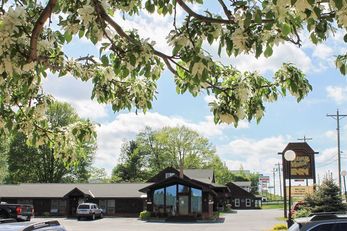 Cedar Motor Inn