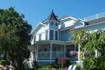 Metivier Inn