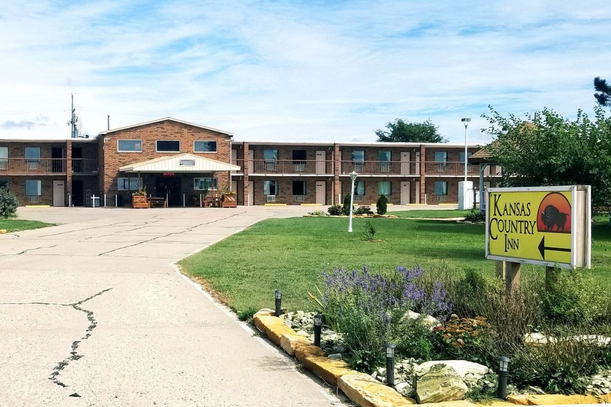 Kansas Country Inn- Oakley, KS Hotels- GDS Reservation Codes: Travel Weekly