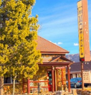 Canyon Motel