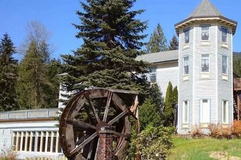 Alexander's Lodge at Mt Rainier