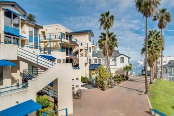 Seaport Village Inn