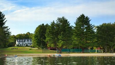 Inn At Pleasant Lake
