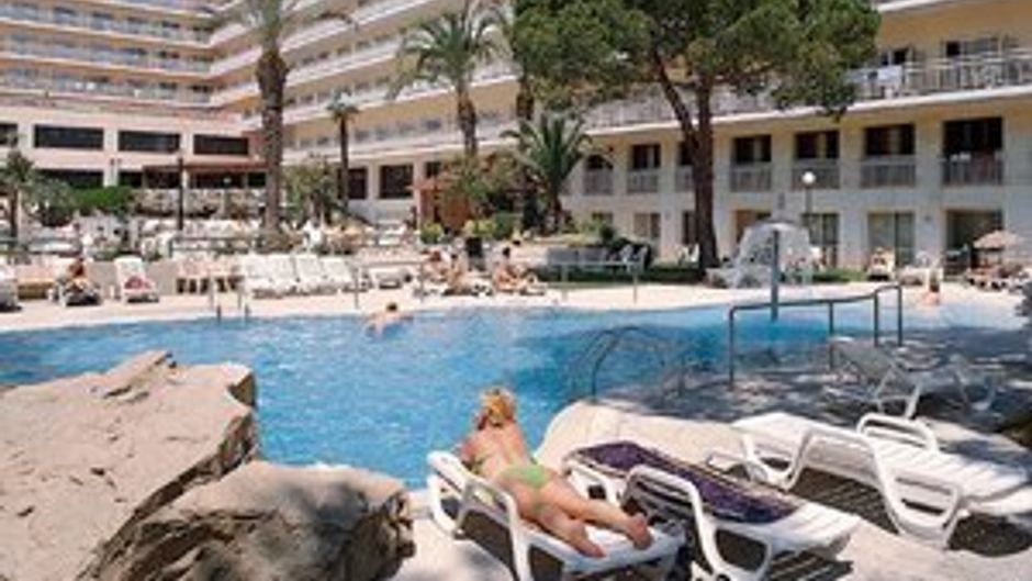 Hotel Oasis Park Pool