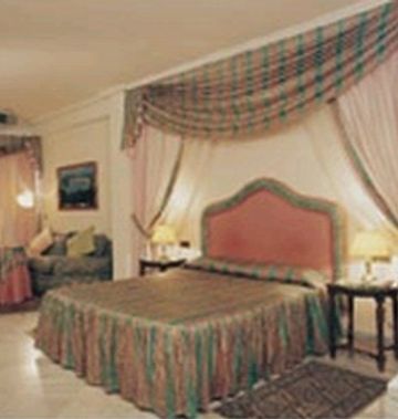 Balcon de Europa Hotel
