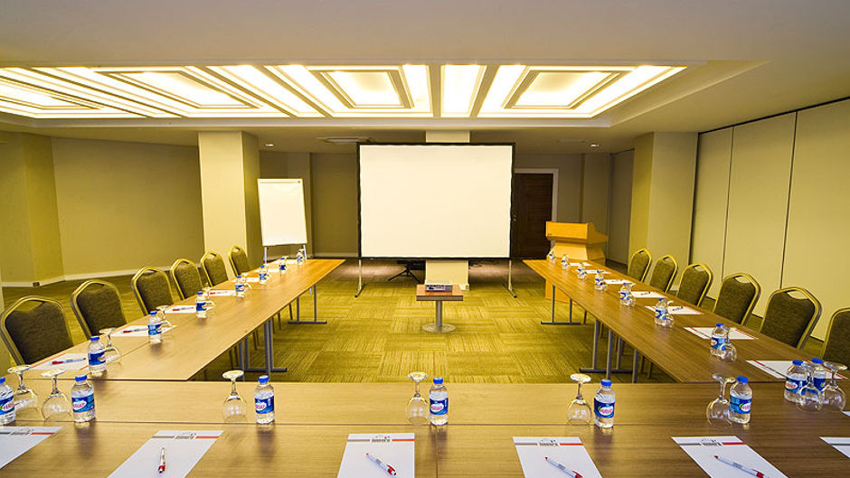 InnPera International Hotel Meeting