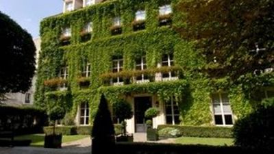 Le Pavillon de la Reine & Spa