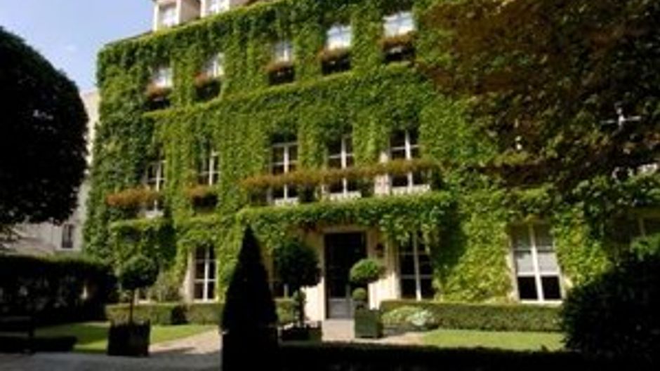 Le Pavillon de la Reine & Spa Exterior