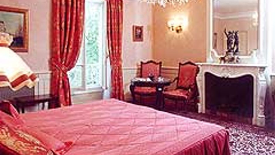 Hostellerie Les Frenes Room